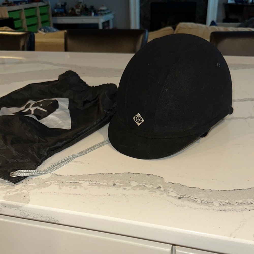 Charles Owen JR8 size 7 1/8 Hunt Seat Riding Helmet